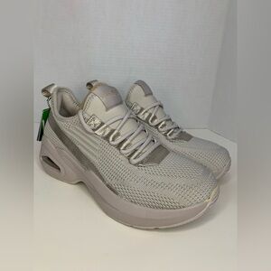 Skechers Women Sneakers Size 6.5